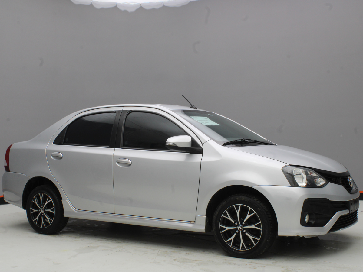 TOYOTA ETIOS XLS 2020