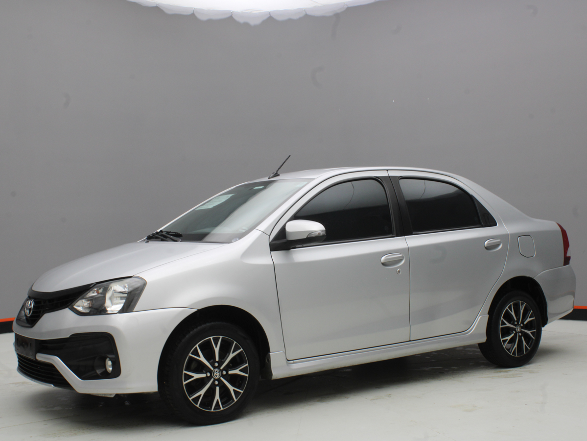 TOYOTA ETIOS XLS 2020