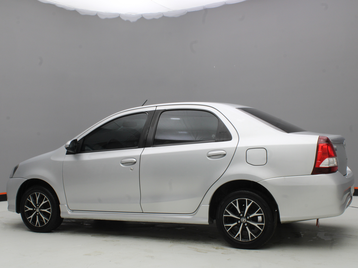 TOYOTA ETIOS XLS 2020