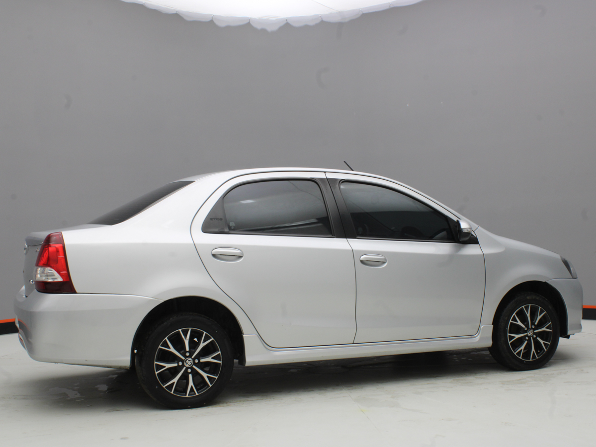 TOYOTA ETIOS XLS 2020