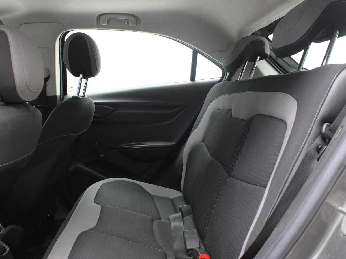 CHEVROLET ONIX LT 2015