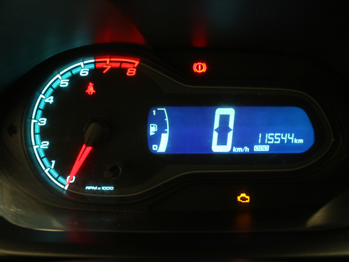 CHEVROLET ONIX LT 2015