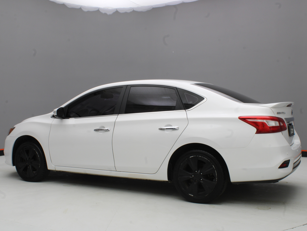 NISSAN SENTRA EXCLUSIVE 2018