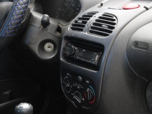 PEUGEOT 206 2004