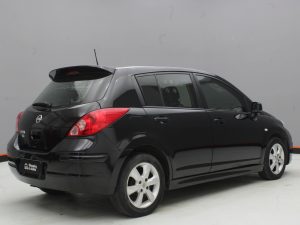 NISSAN TIIDA 2010