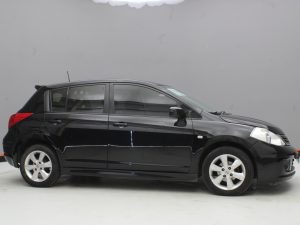 NISSAN TIIDA 2010