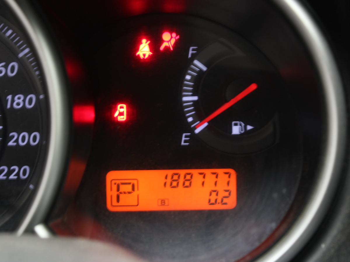 NISSAN TIIDA 2010
