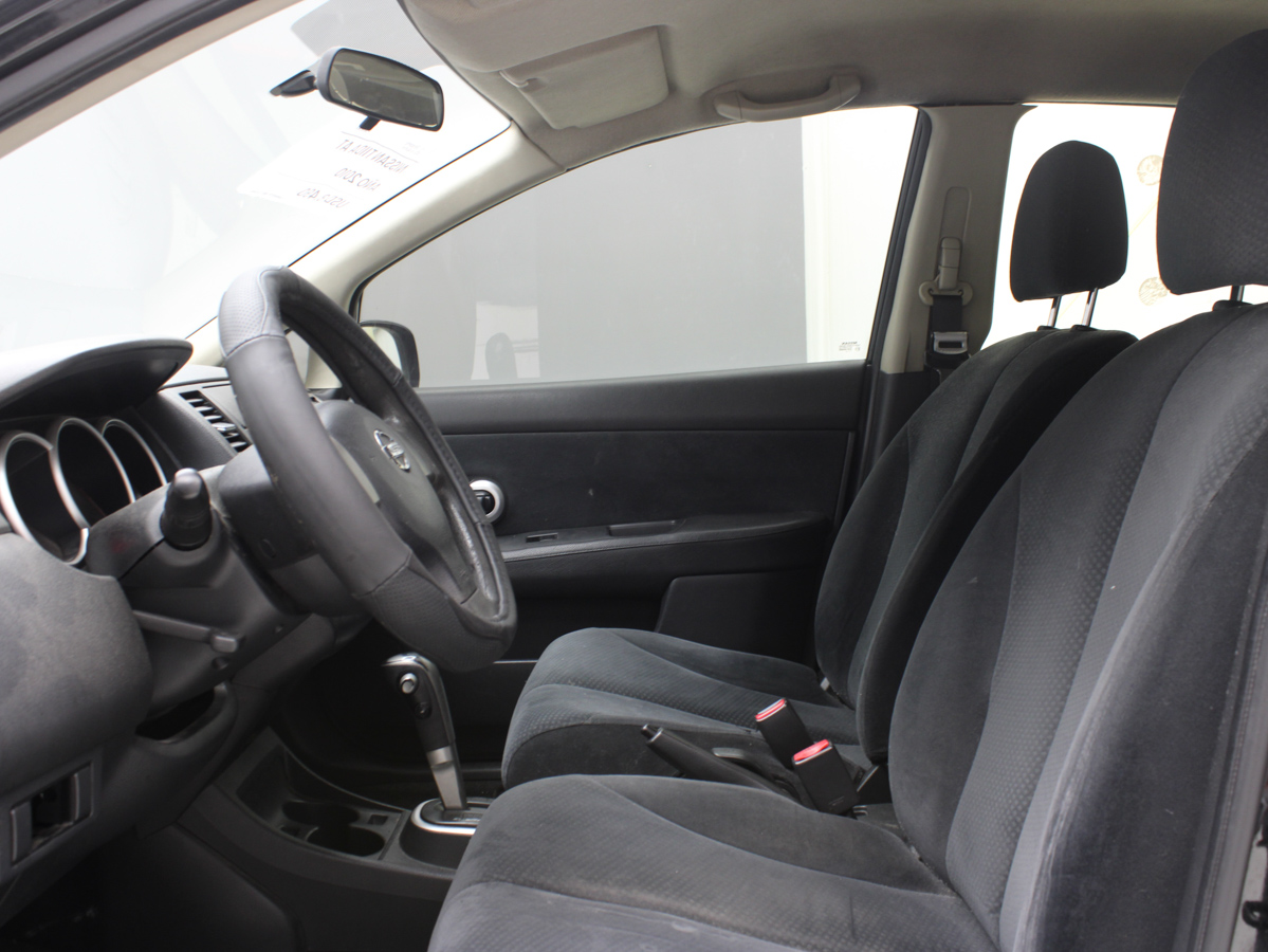 NISSAN TIIDA 2010