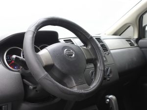 NISSAN TIIDA 2010