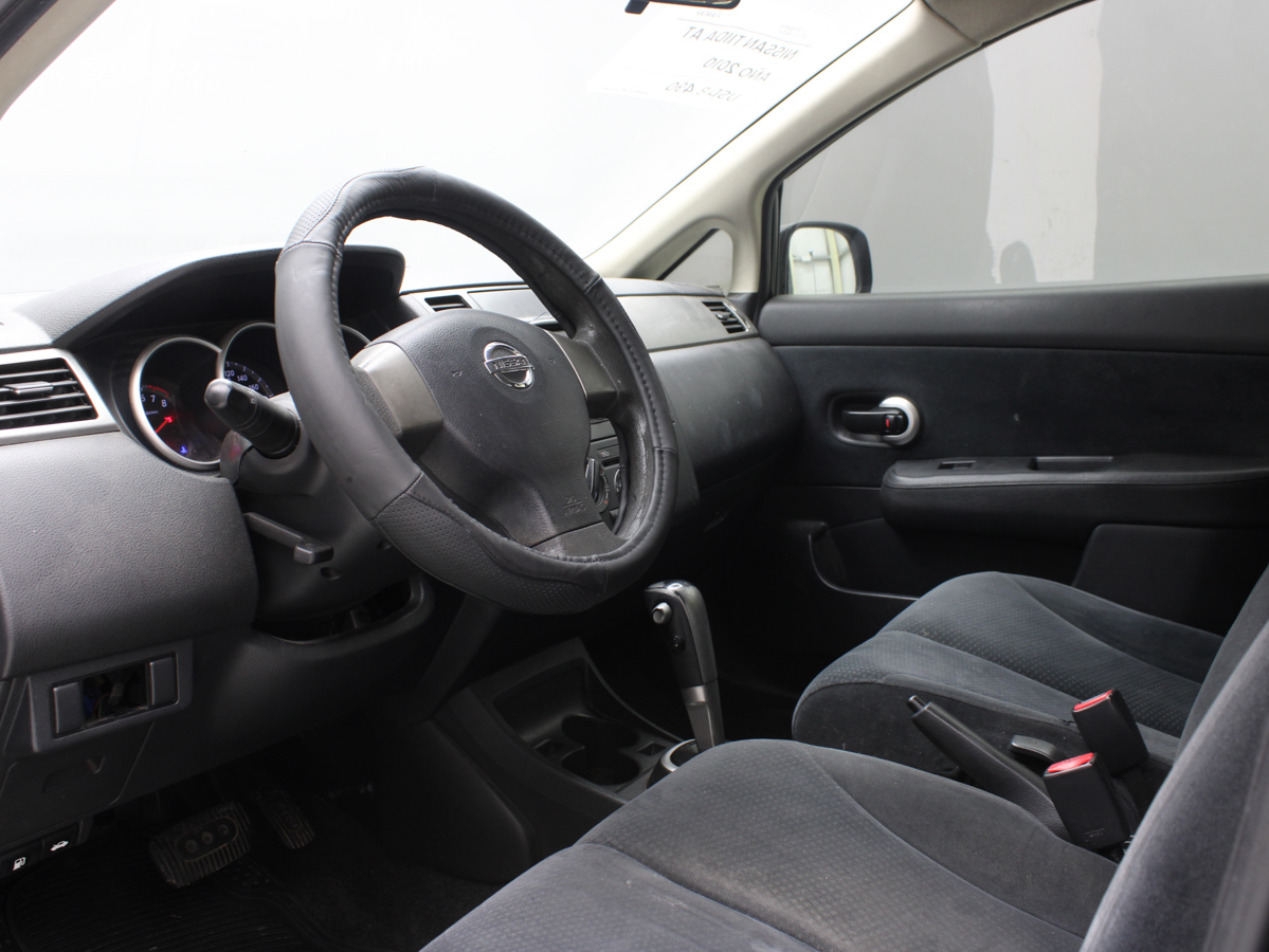 NISSAN TIIDA 2010