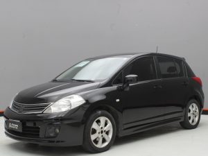 NISSAN TIIDA 2010