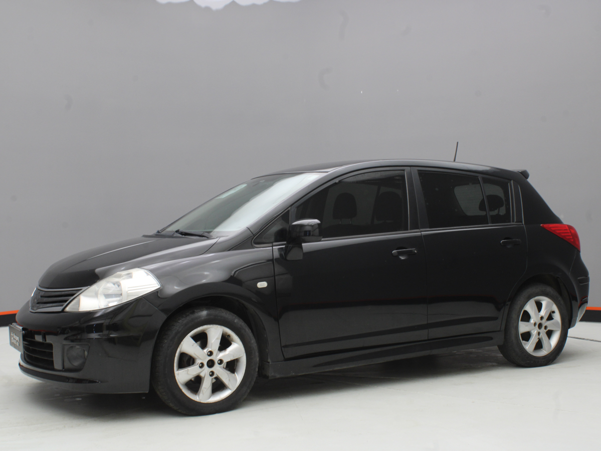 NISSAN TIIDA 2010