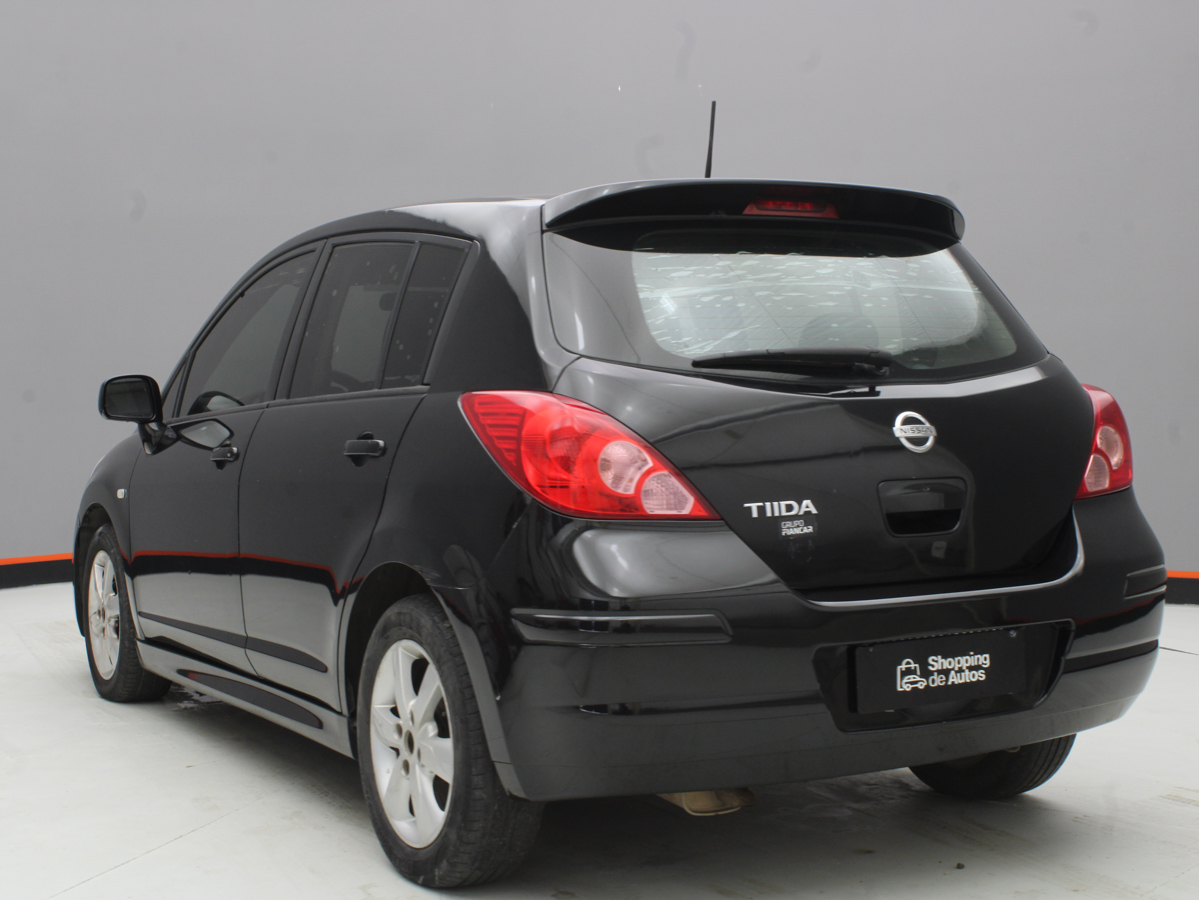 NISSAN TIIDA 2010