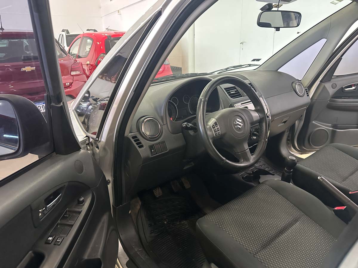 SUZUKI SX-4 GL 1.6 FULL 5PTS 2014