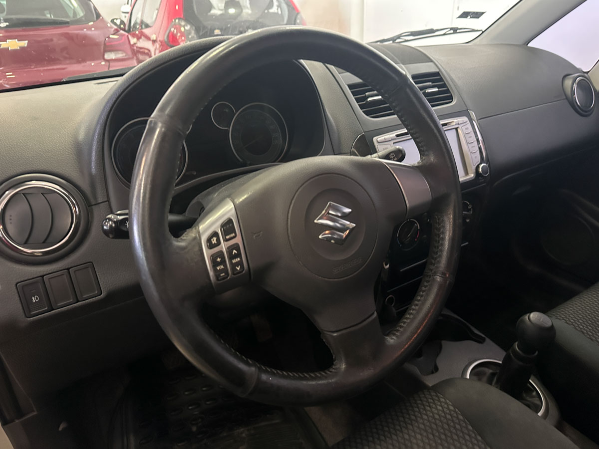 SUZUKI SX-4 GL 1.6 FULL 5PTS 2014