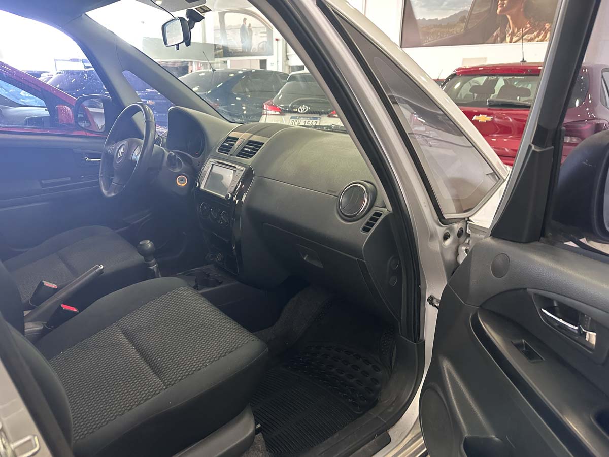SUZUKI SX-4 GL 1.6 FULL 5PTS 2014
