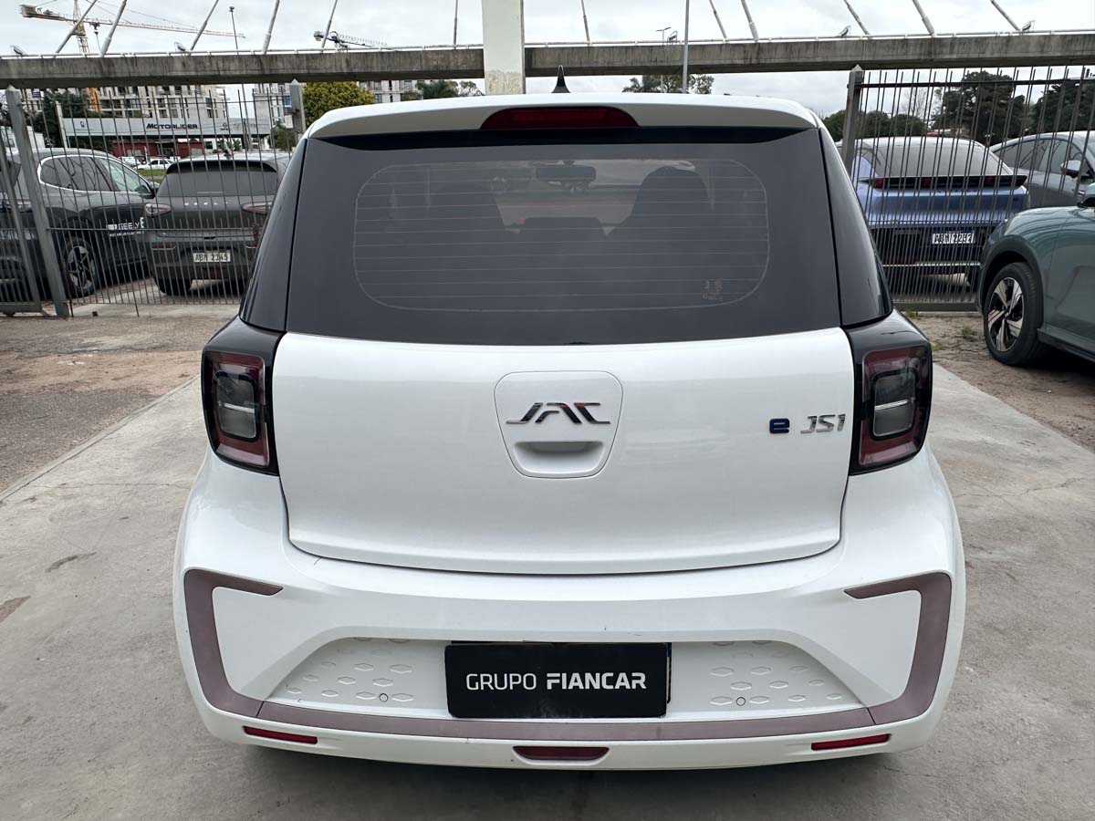 JAC E-S1 HATCH AT 5PTS FULL ELECTRIC 2025