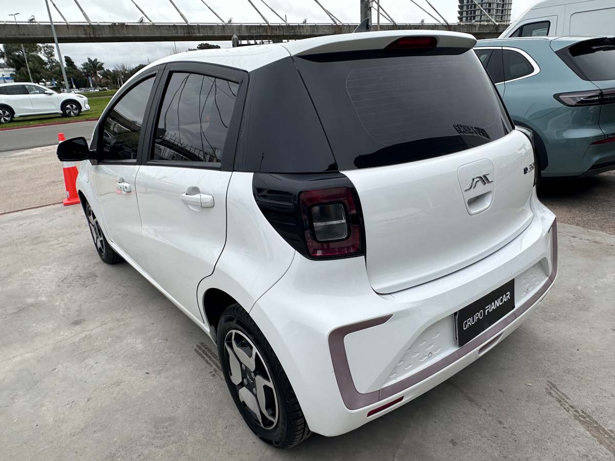 JAC E-S1 HATCH AT 5PTS FULL ELECTRIC 2025