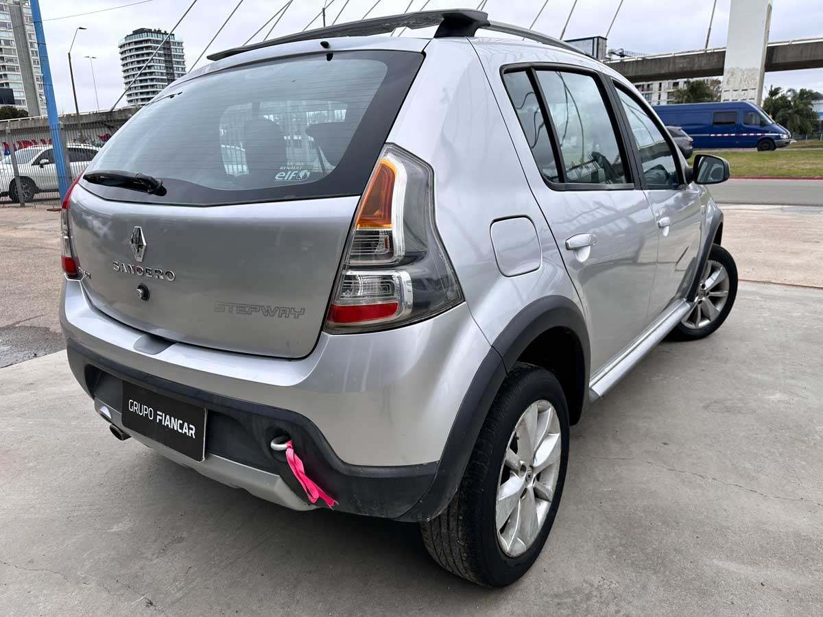 RENAULT SANDERO STEPWAY PRIVILEGE 1.6 MT 5PTS 2014