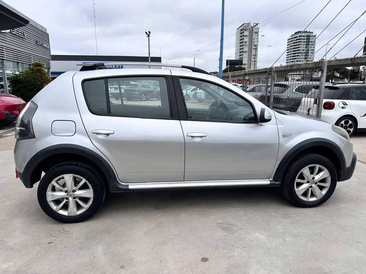 RENAULT SANDERO STEPWAY PRIVILEGE 1.6 MT 5PTS 2014
