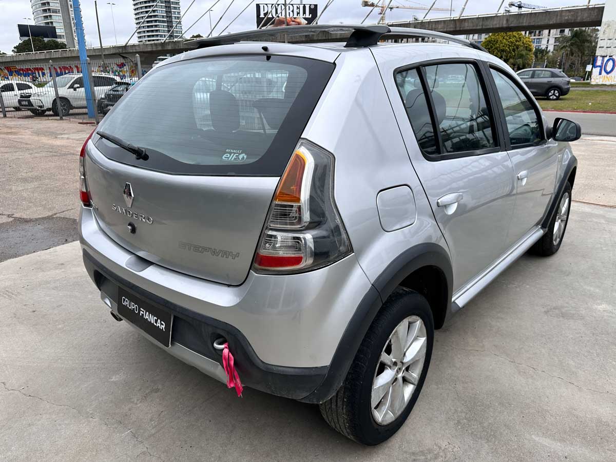 RENAULT SANDERO STEPWAY PRIVILEGE 1.6 MT 5PTS 2014