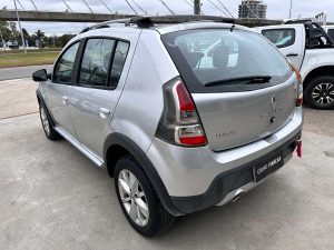 RENAULT SANDERO STEPWAY PRIVILEGE 1.6 MT 5PTS 2014