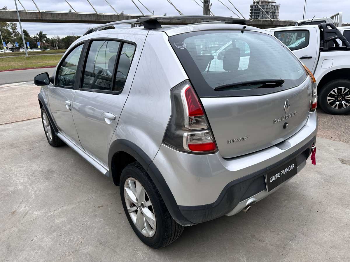 RENAULT SANDERO STEPWAY PRIVILEGE 1.6 MT 5PTS 2014