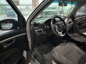 SUZUKI SWIFT 1.2 GL HATCH 5PTS 2016