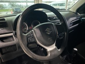 SUZUKI SWIFT 1.2 GL HATCH 5PTS 2016