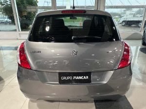 SUZUKI SWIFT 1.2 GL HATCH 5PTS 2016