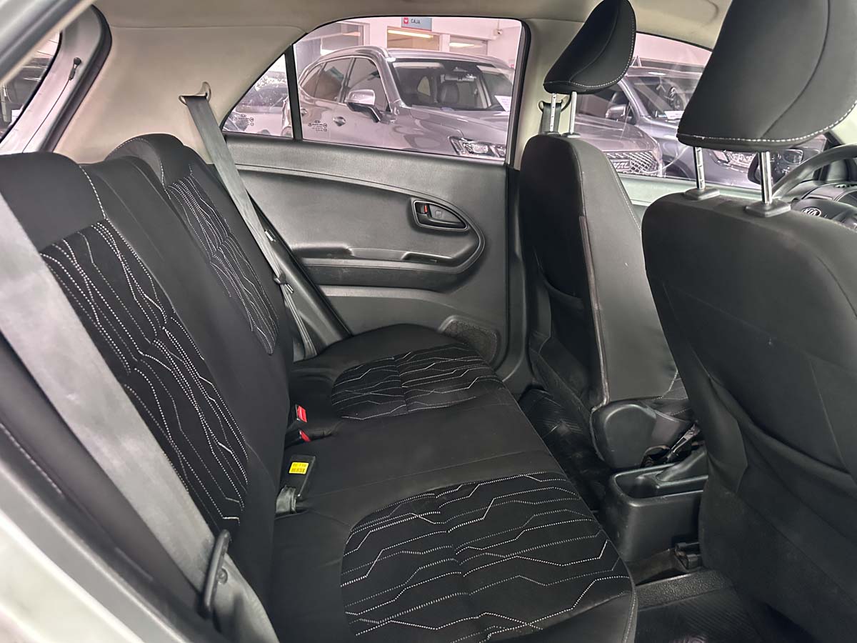KIA PICANTO EX 1.0 HATCH 5PTS 2014