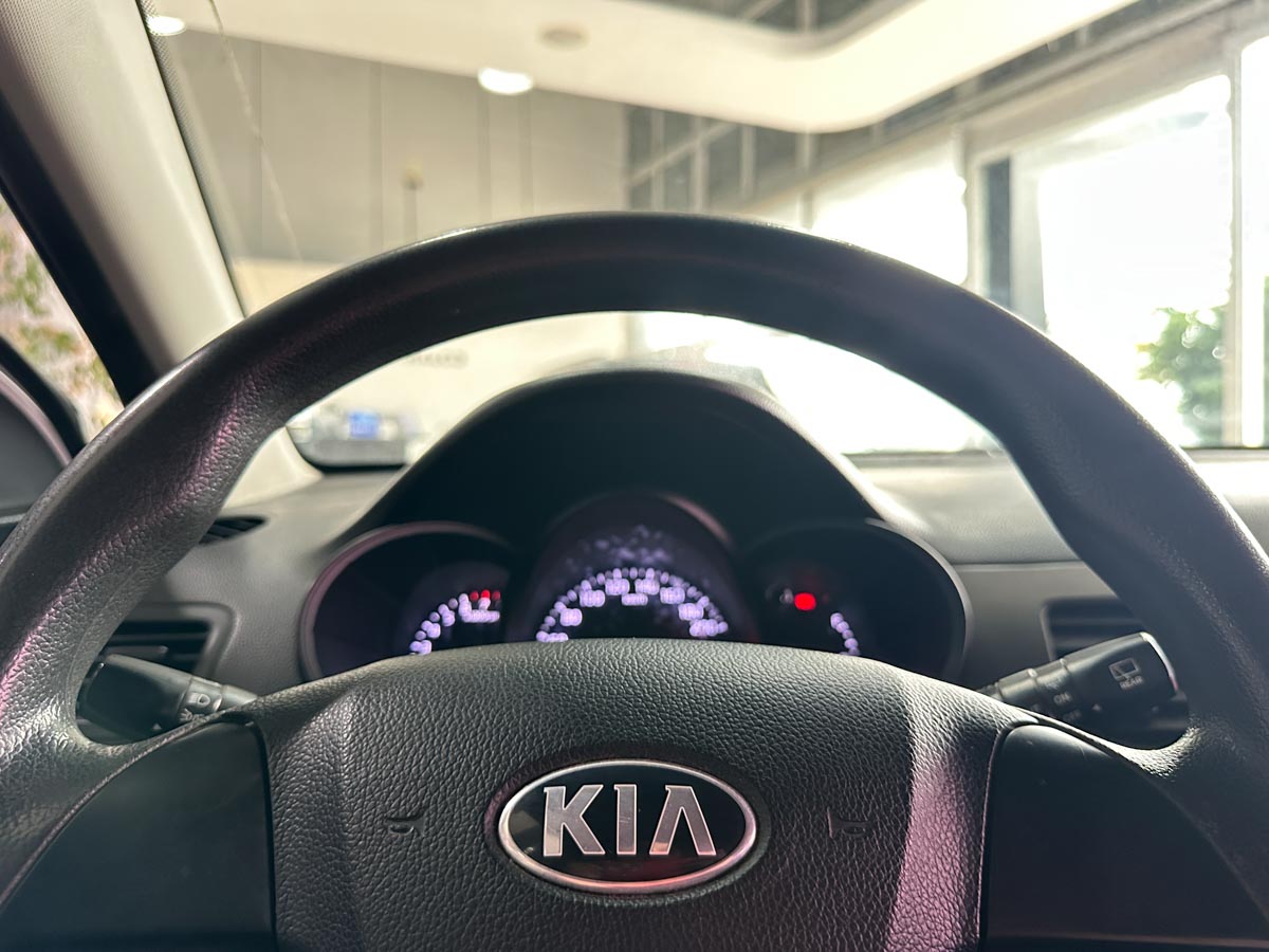 KIA PICANTO EX 1.0 HATCH 5PTS 2014