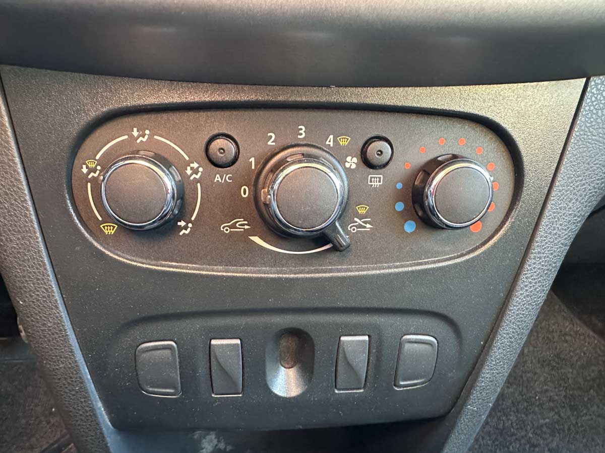 RENAULT SANDERO AUTHENTIQUE 1.6 FULL HATCH 5PTS 2019