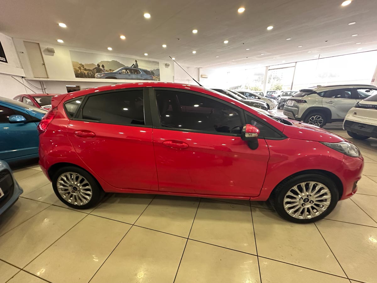 FORD FIESTA HATCH 1.6 FULL SE AT 2016