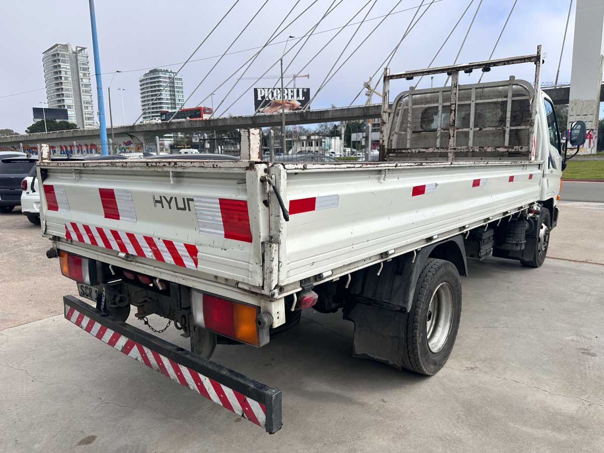 HYUNDAI HD65 DIESEL FULL 3.9 CAJA LARGA 2020