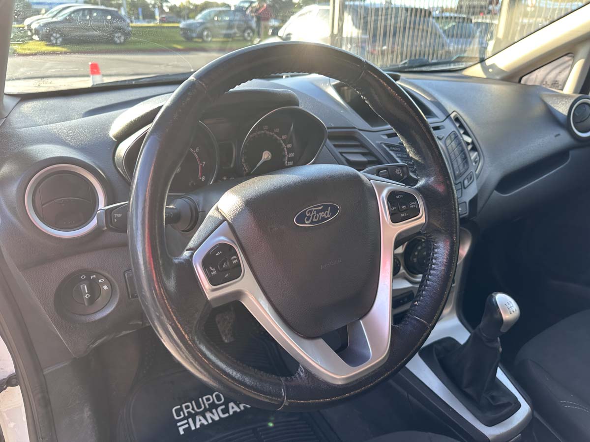 FORD FIESTA SE MT 1.6 5PTS 2014