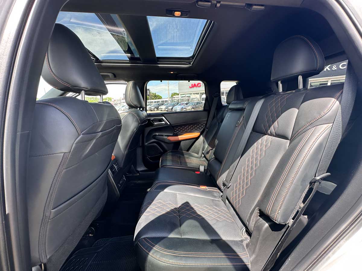 MITUSBISHI OUTLANDER 2.5 AT 4X4 EXTRA FULL 2024