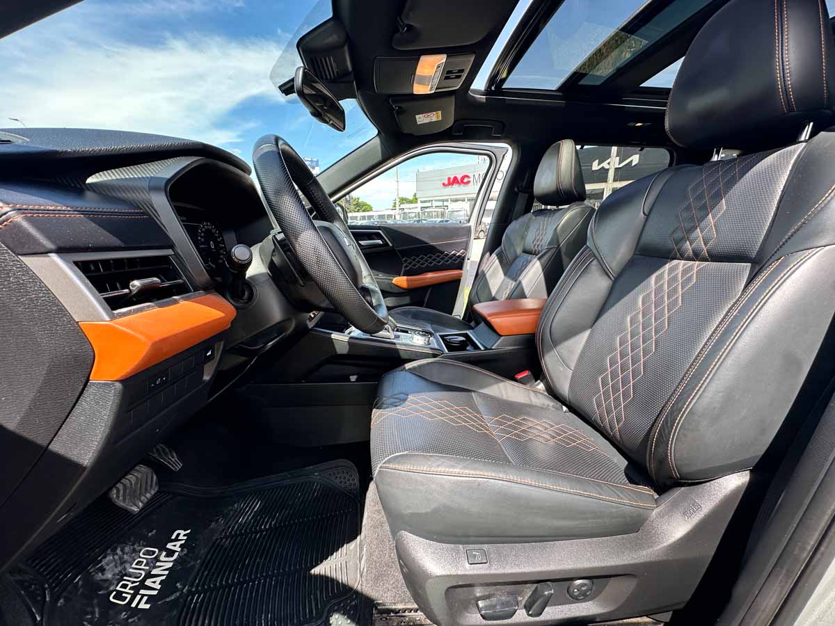 MITUSBISHI OUTLANDER 2.5 AT 4X4 EXTRA FULL 2024