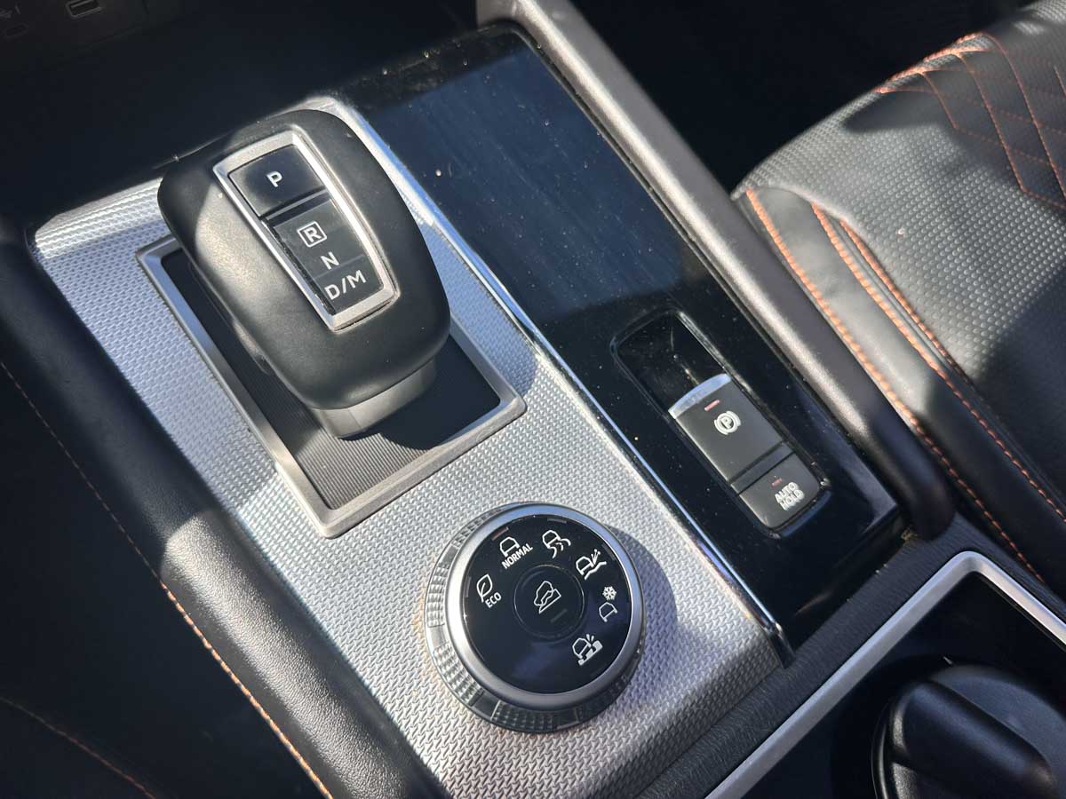 MITUSBISHI OUTLANDER 2.5 AT 4X4 EXTRA FULL 2024