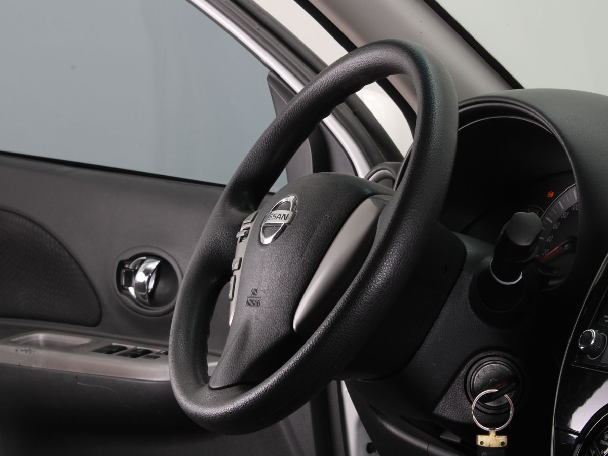 NISSAN MARCH 1.6 EXTRA FULL MT 2018