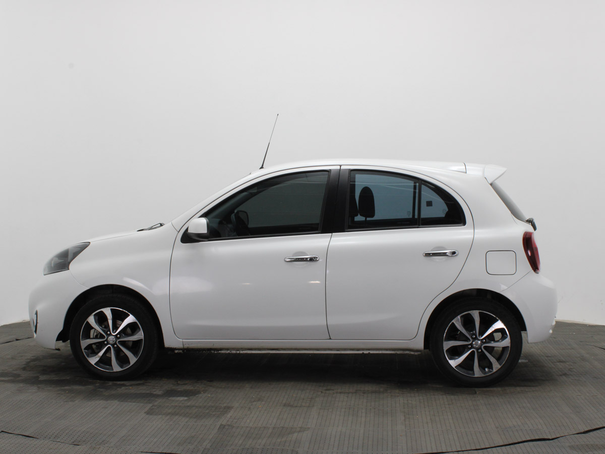 NISSAN MARCH 1.6 EXTRA FULL MT 2018
