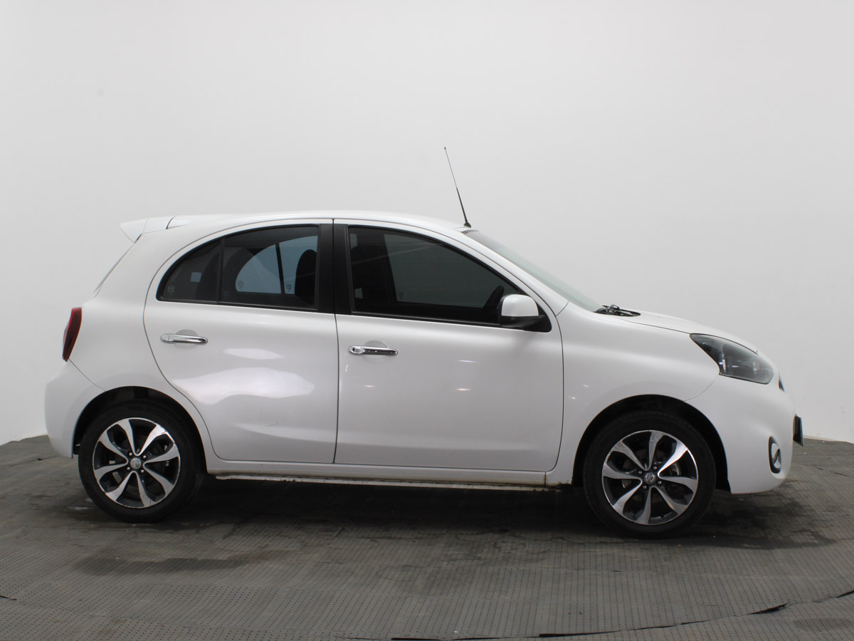 NISSAN MARCH 1.6 EXTRA FULL MT 2018