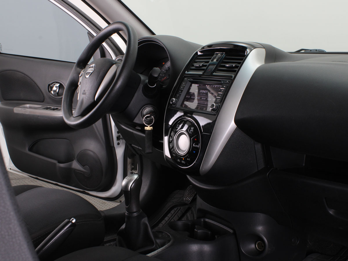 NISSAN MARCH 1.6 EXTRA FULL MT 2018