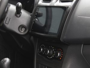 RENAULT LOGAN LIFE 2023