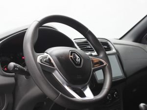 RENAULT LOGAN LIFE 2023
