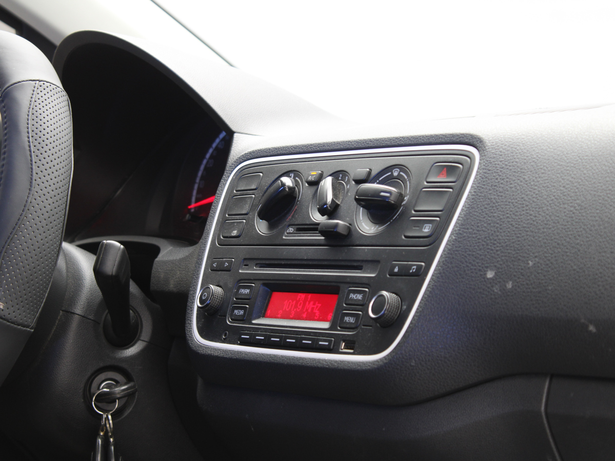 VOLKSWAGEN UP 2017