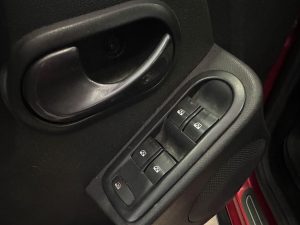 RENAULT DUSTER PRIVILEGE 2.0 FULL 4X2 MT 2013