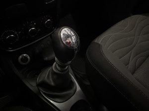 RENAULT DUSTER PRIVILEGE 2.0 FULL 4X2 MT 2013