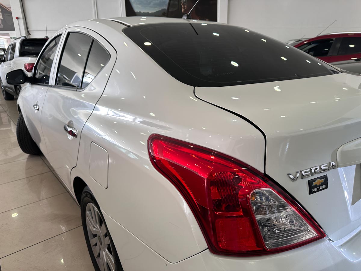NISSAN VERSA AT 1.6 FULL 2018