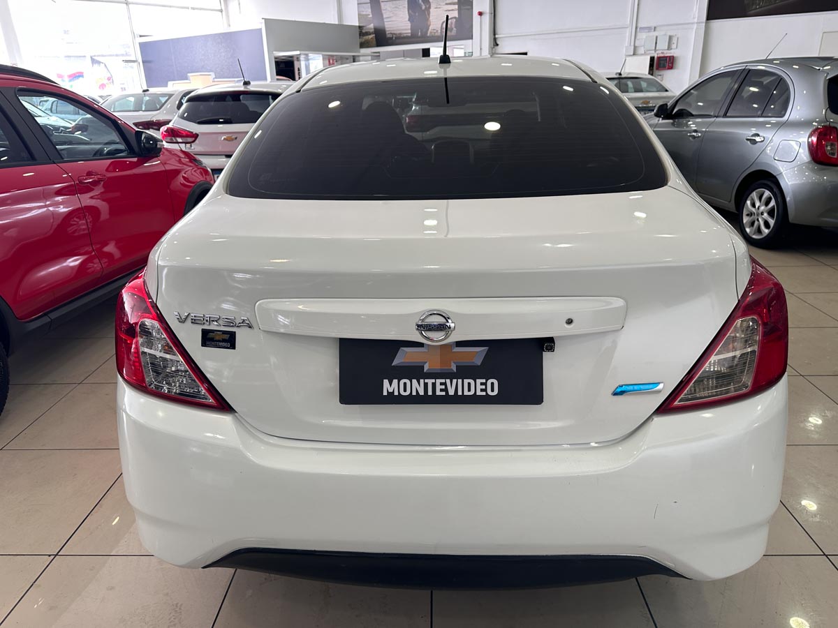 NISSAN VERSA AT 1.6 FULL 2018